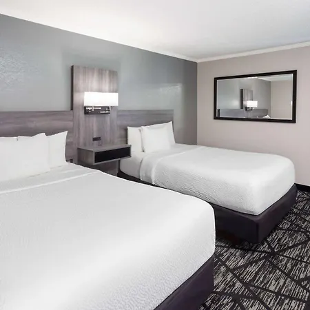 La Quinta Inn By Wyndham Cleveland Independence-2